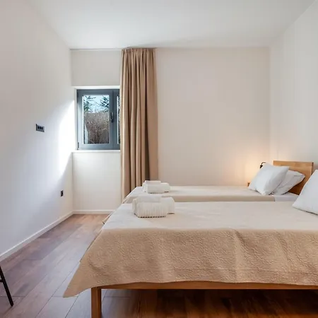 Three Little Birds Vrbanj