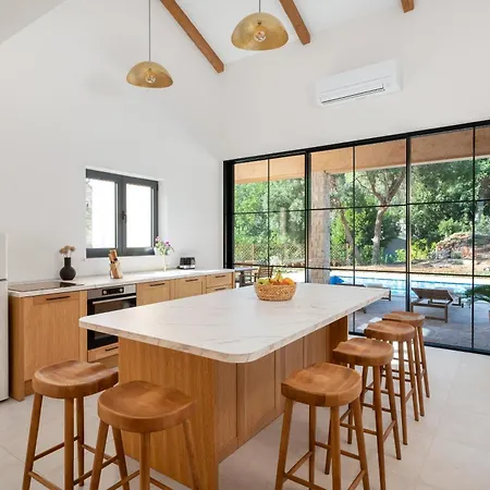 Villa Three Little Birds