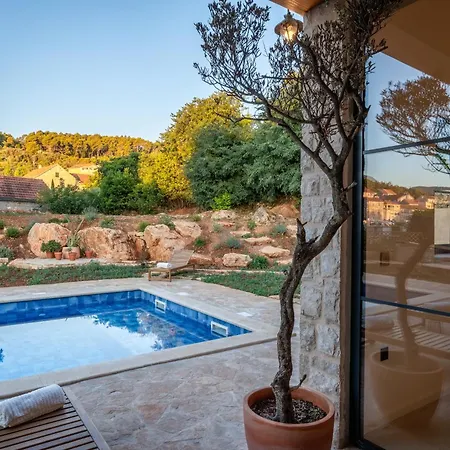 Three Little Birds Villa *